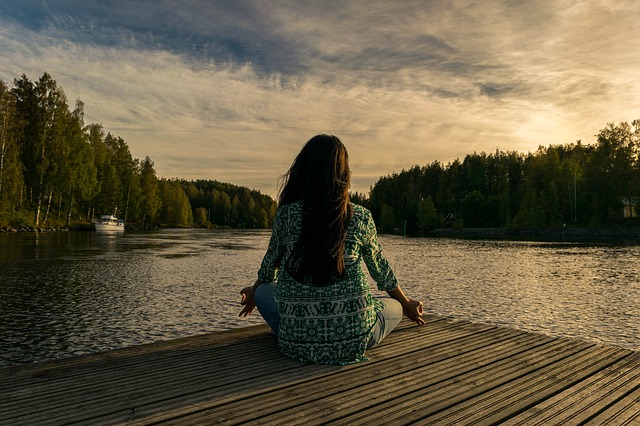 meditace u jezera